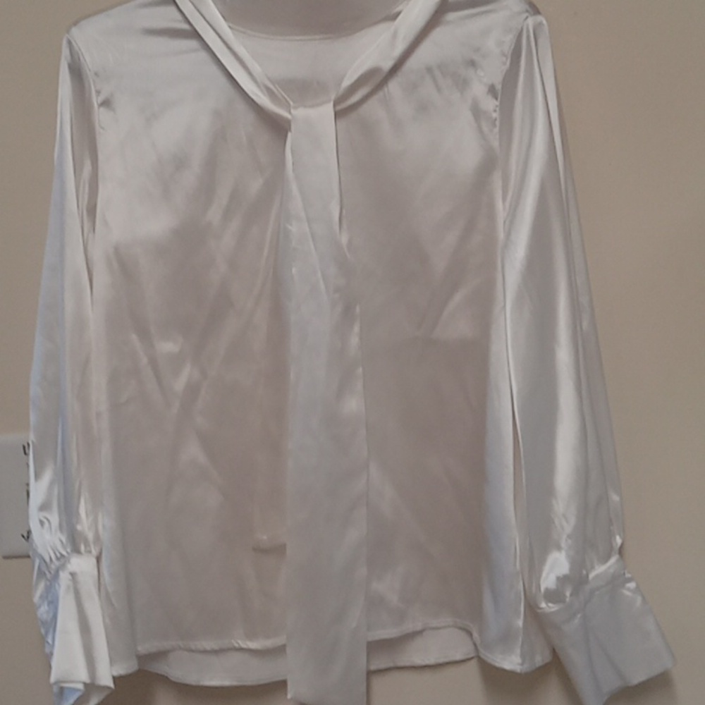 Ivory blouse - Picture 2 of 4